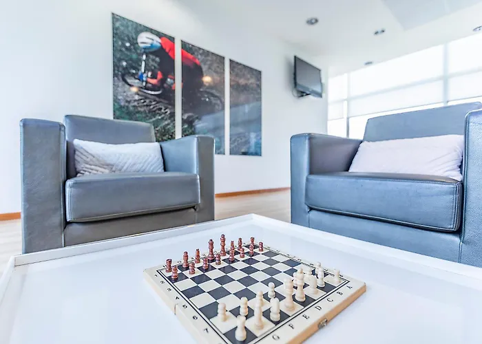 Hi - De Juventude Хостел Луса