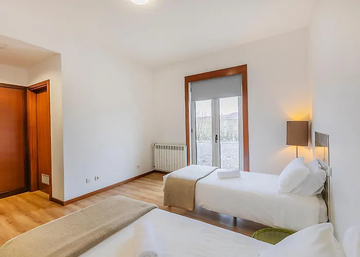 Hi - De Juventude Хостел Луса